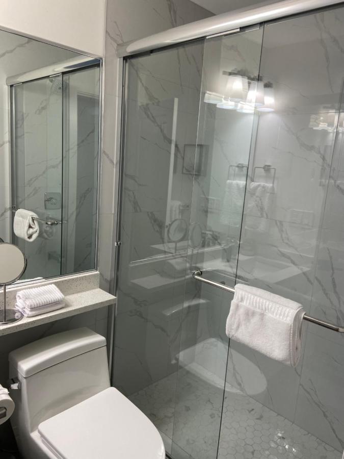 Wecare Guest Suite Burnaby Extérieur photo